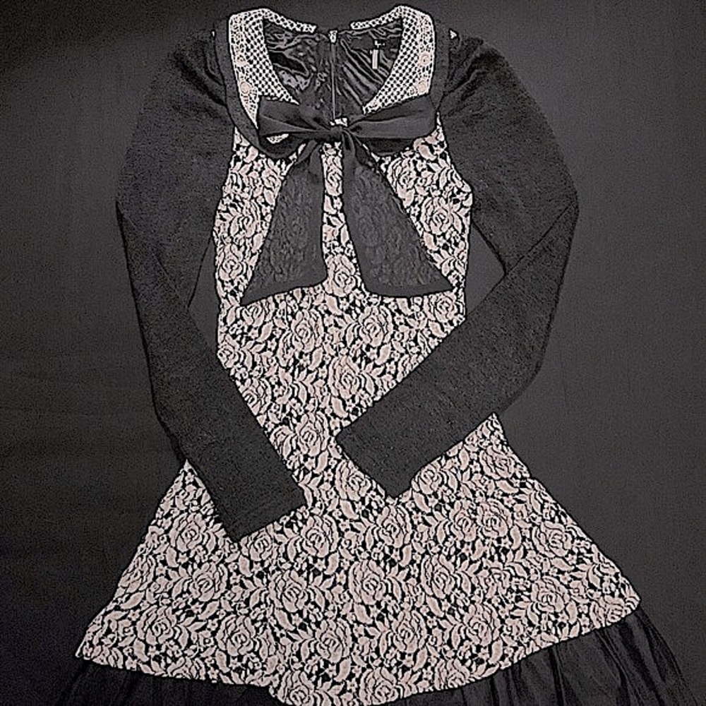 Ryu Long Sleeve Midi Dress
